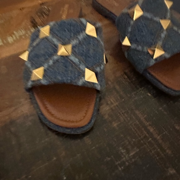 NEW Valentino Roman Stud denim Slides size 39.5 - Picture 10 of 12